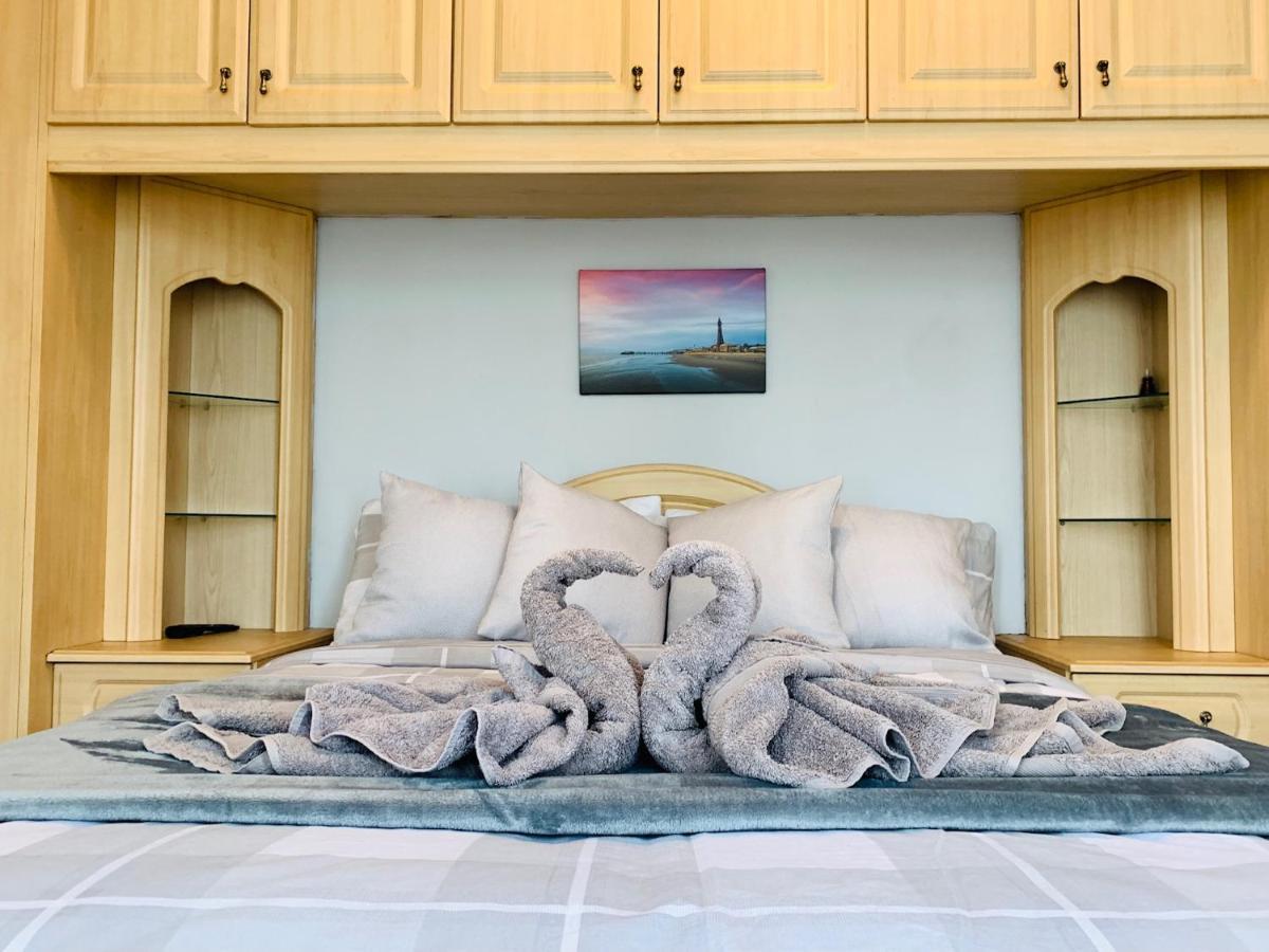 The Whitehouse Holiday Apartments Blackpool Luaran gambar