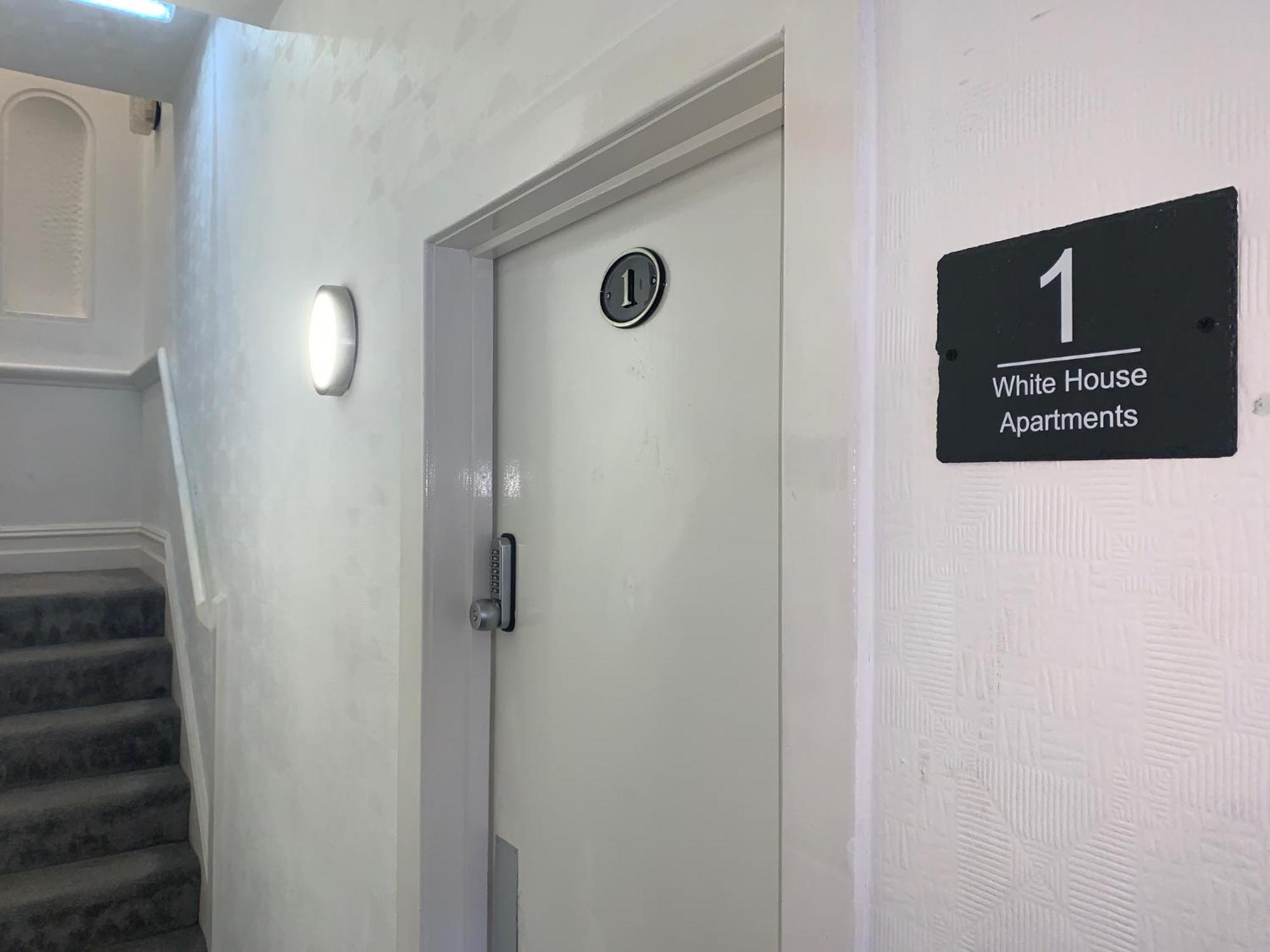 The Whitehouse Holiday Apartments Blackpool Luaran gambar